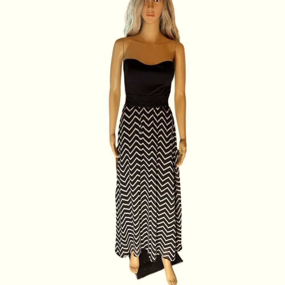 Wild Daisy Black & White Zig Zag Prints Long Maxi Tube Dress